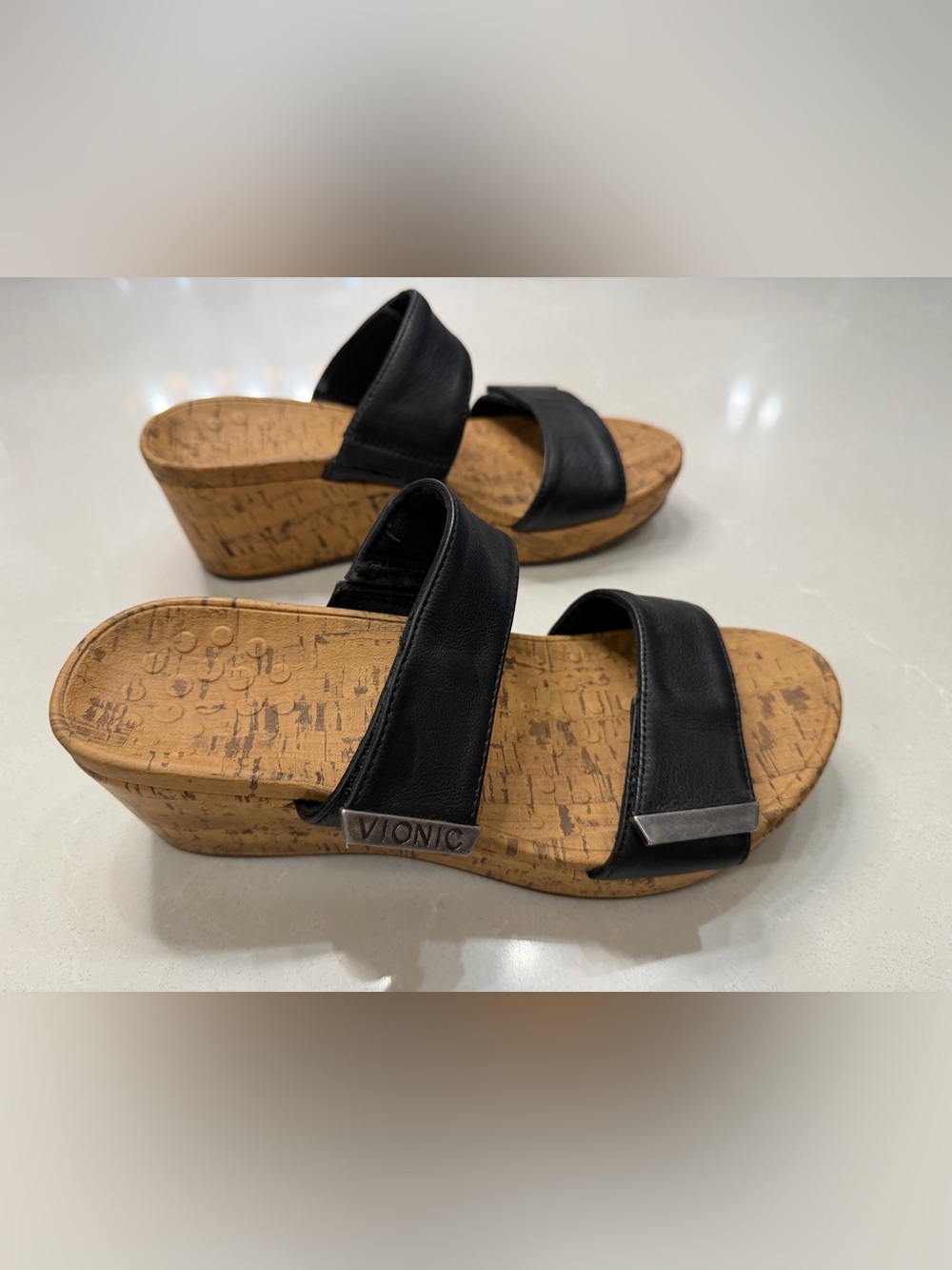 Vionic Atlantic Pepper Black Leather Cork Wedge Slides, 8